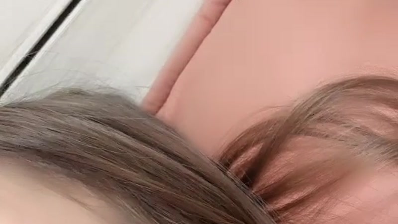 Cô nữ sinh xinh đẹp khoe lồn dâm quá